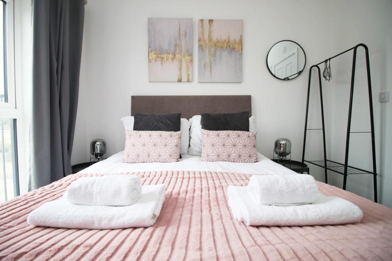 Beachview By Mia Living Close To Beach, Free Parking, Modern 2 Bedroom Apartment Barry Eksteriør bilde